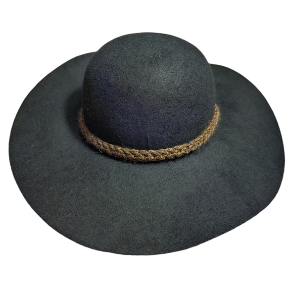 Krafts by Kelly set of 2 womens hats euc - Picture 14 of 15